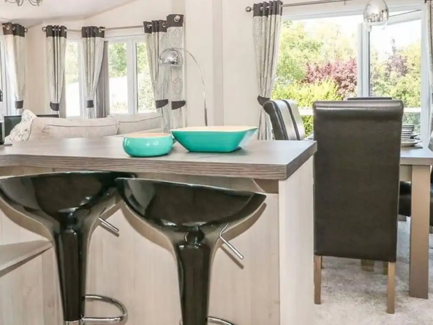 Lavish Holiday Home in Saint Leonards With Swimming Pool