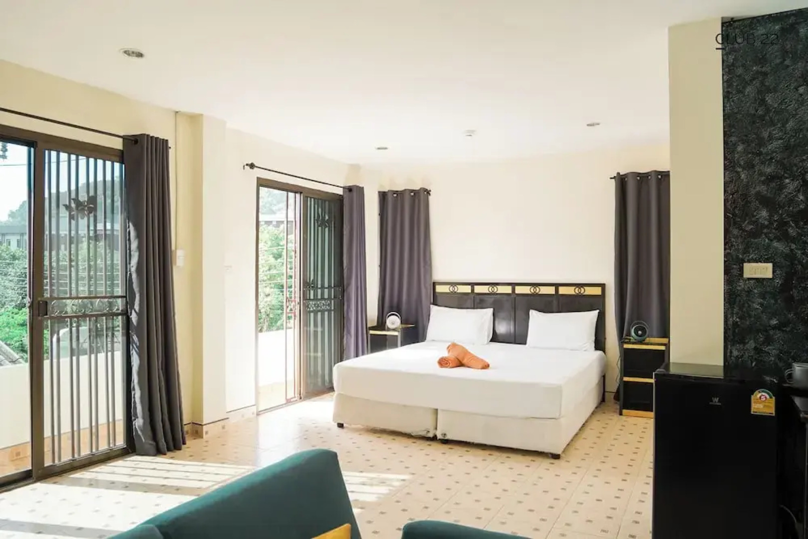 Club 22 Kamala Suites