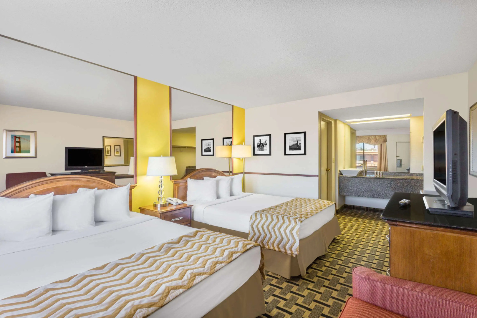 Travelodge by Wyndham Reno Downtown