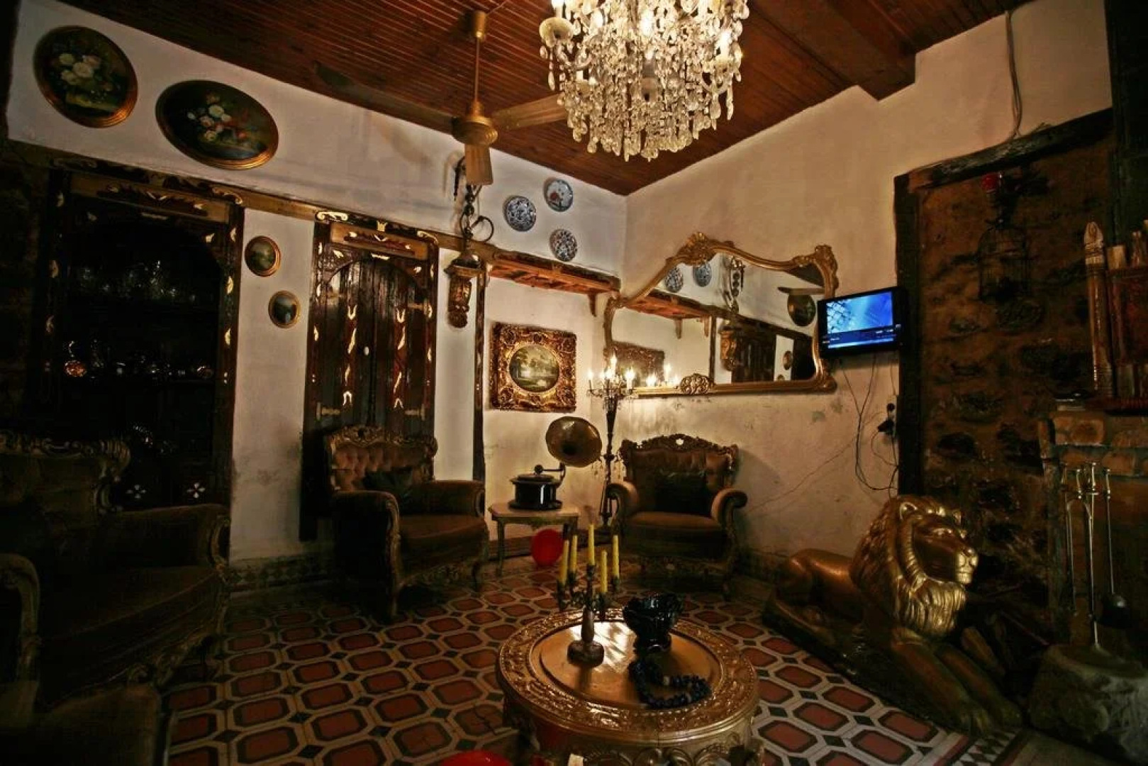 Antique Celtik House