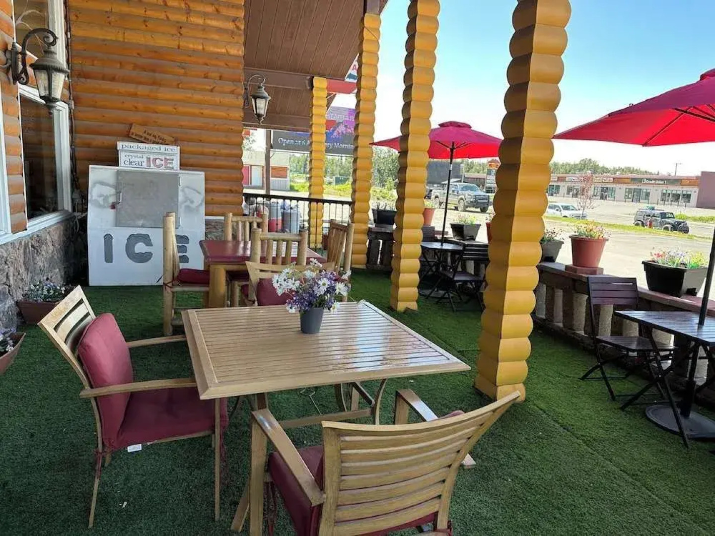 Hooligans Fishing Lodge