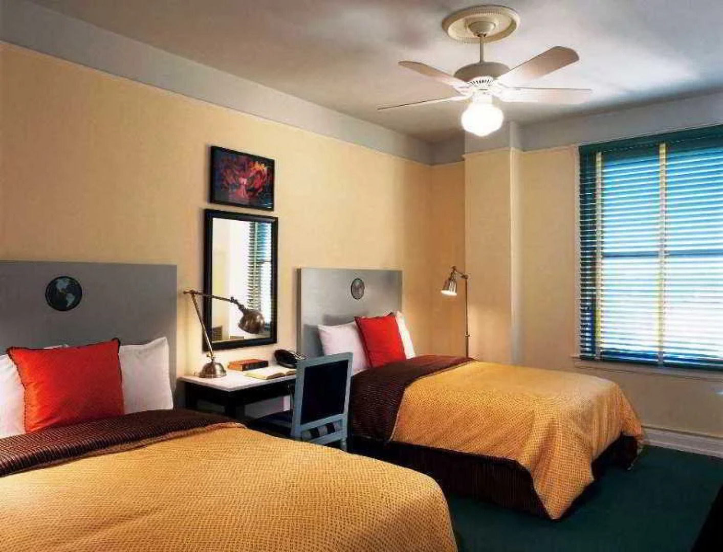 Hotel Carlton