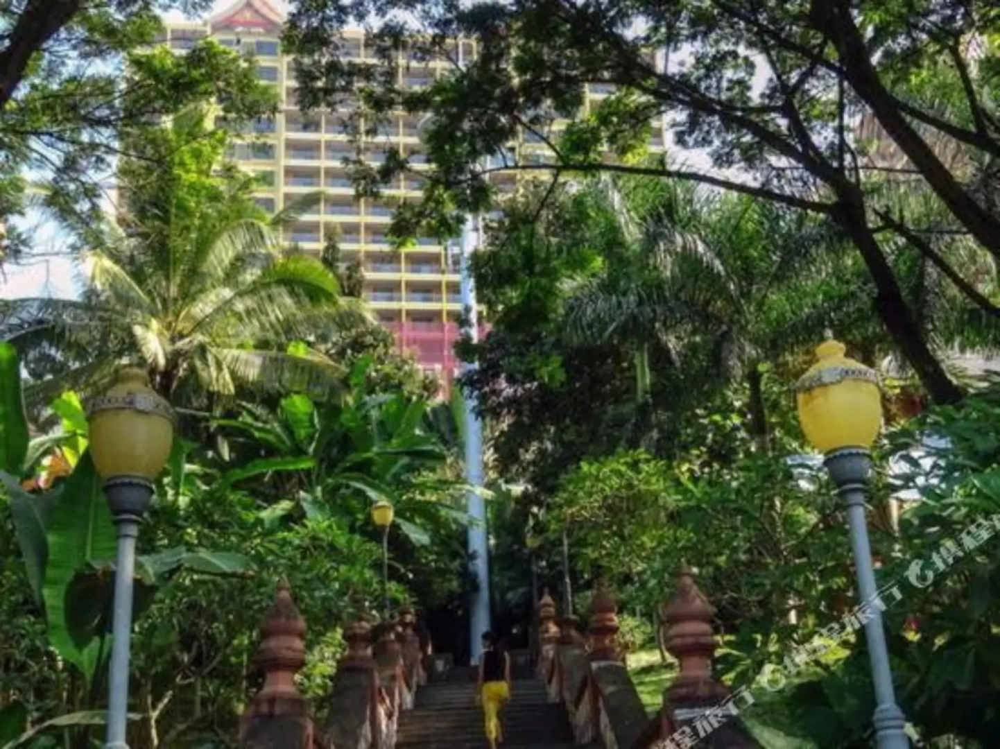 Sawadika Fengqing Hotel