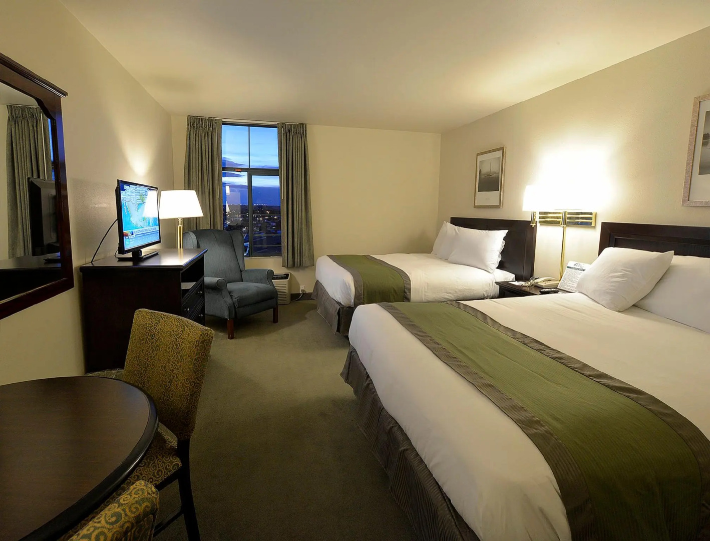 The Great Falls Inn by Riversage