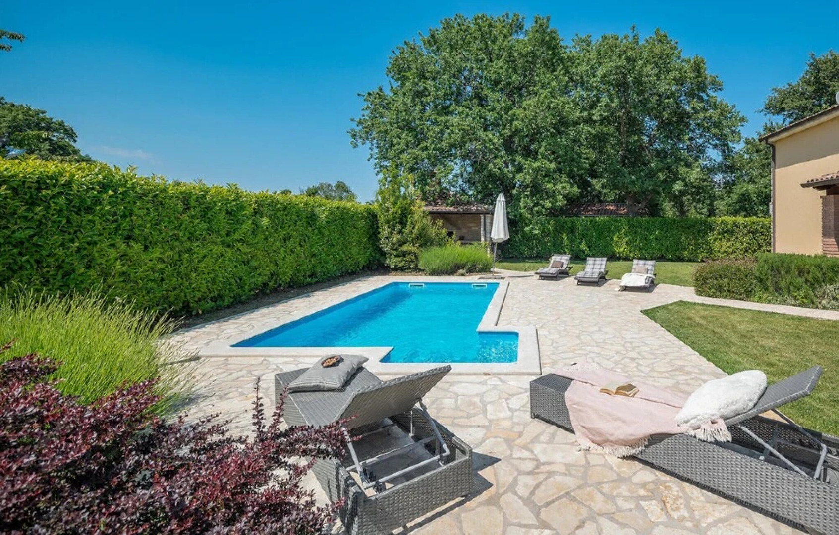 Amazing Home in Vosteni With 3 Bedrooms and Outdoor Swimming Pool