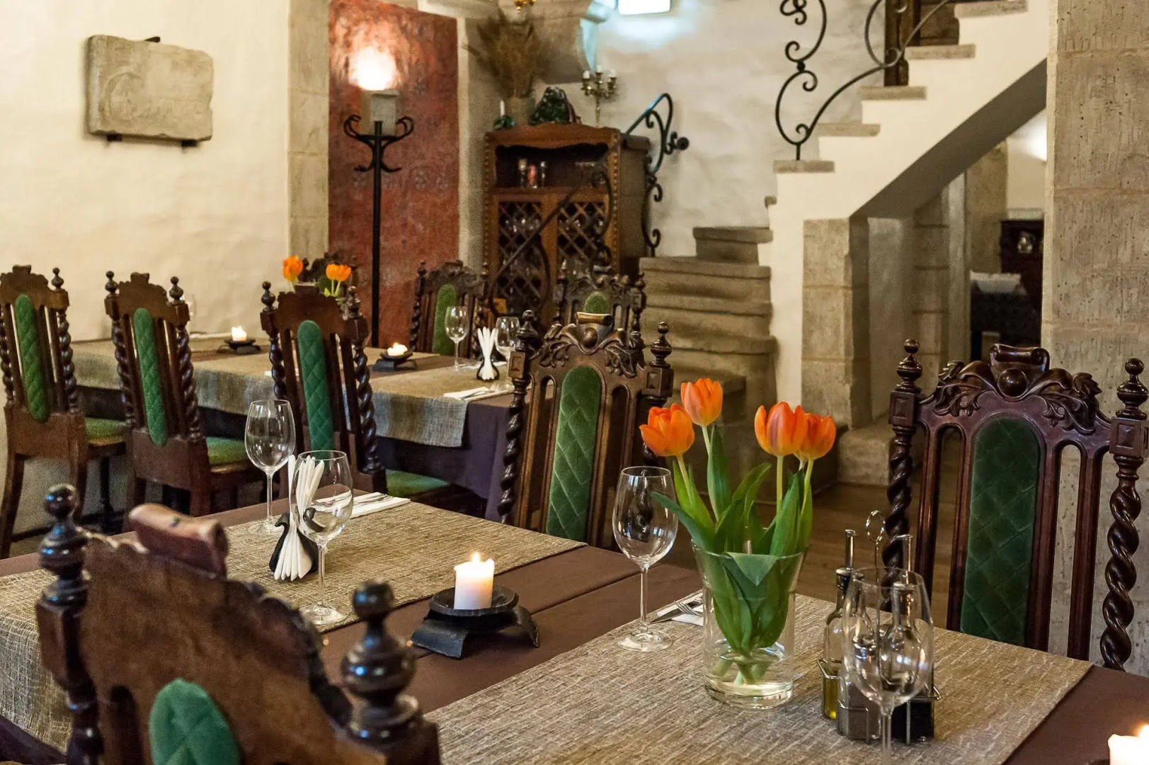 Отель Three Crowns Residents