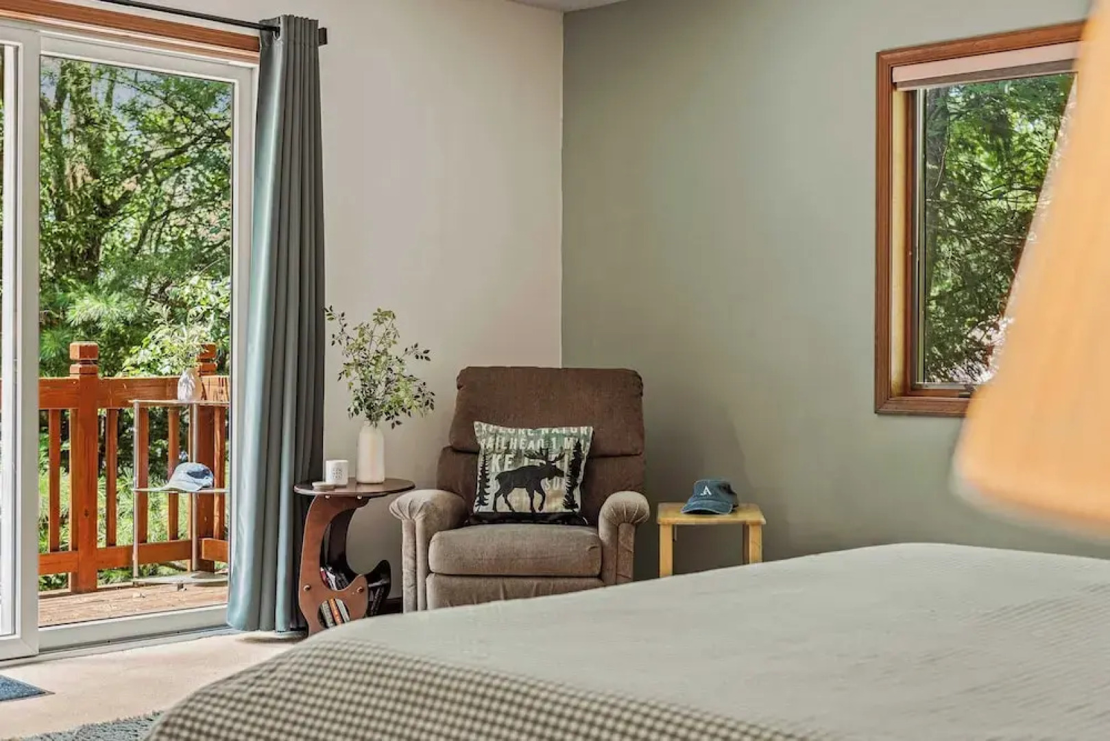 Tranquil Waterside by Avantstay Lakefront + Dock, Game Room, Views