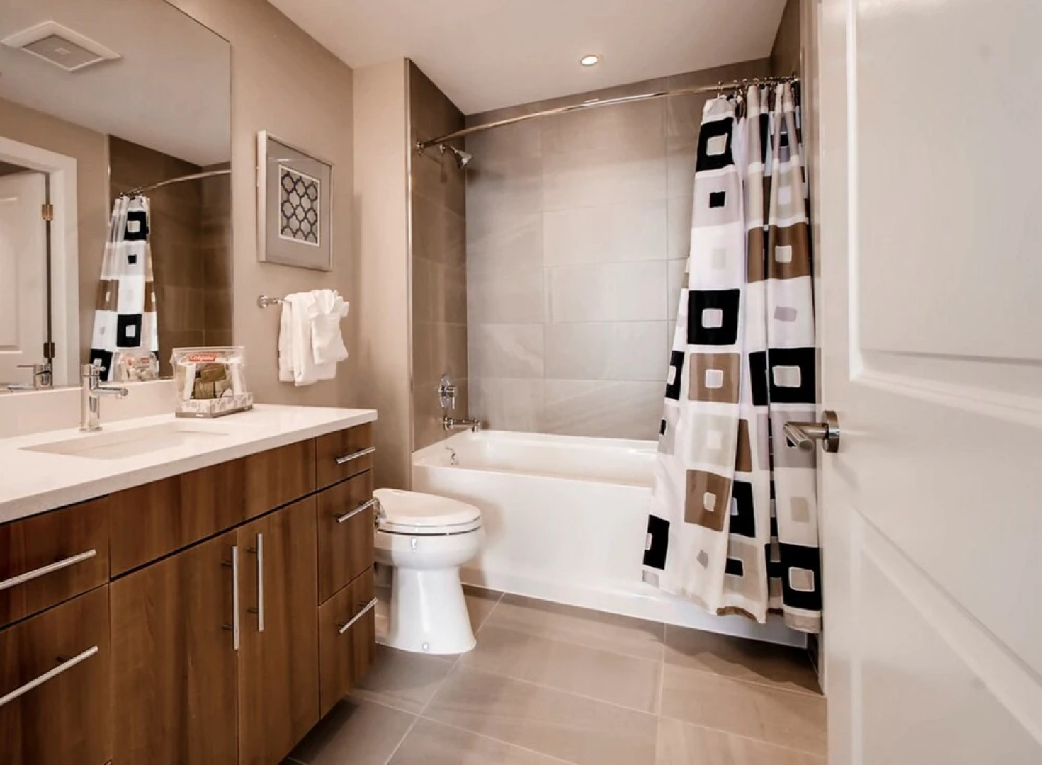 Global Luxury Suites at South Arlington