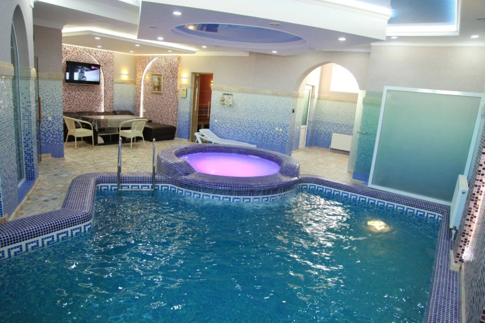 Zarafshan Grand Hotel