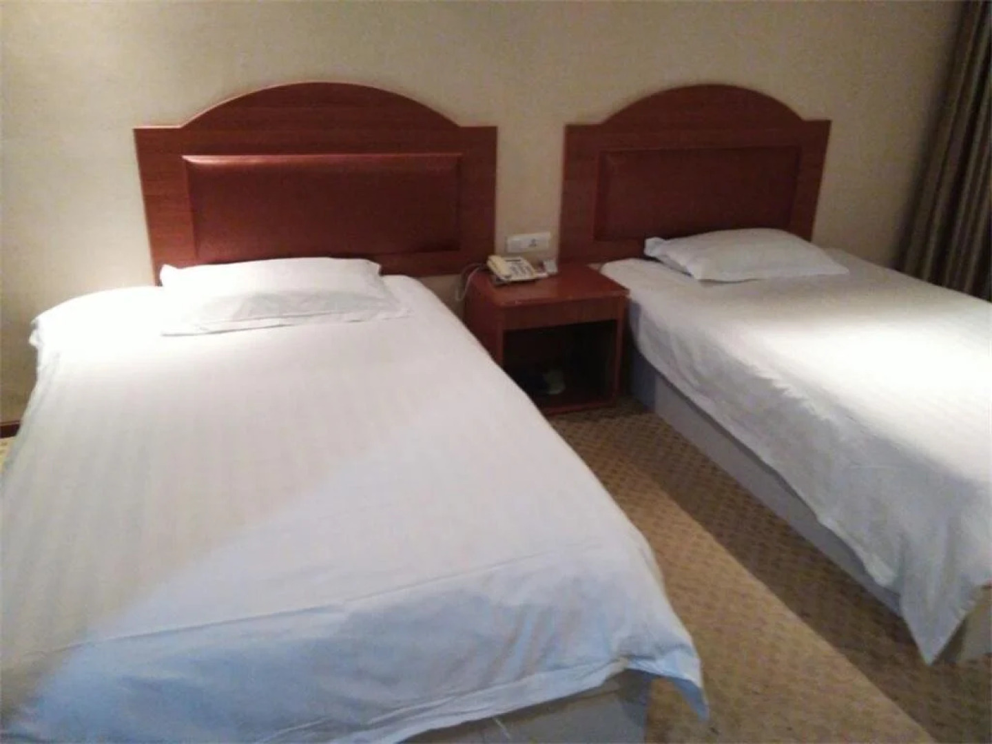 Wudangshan Ruifeng Business Hotel