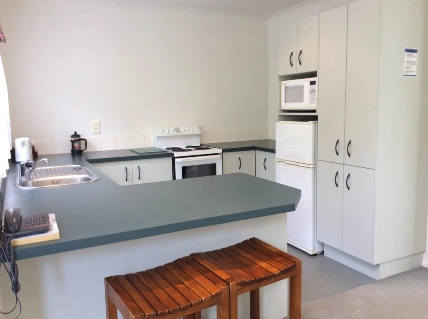 Camelot Motor Lodge 2004