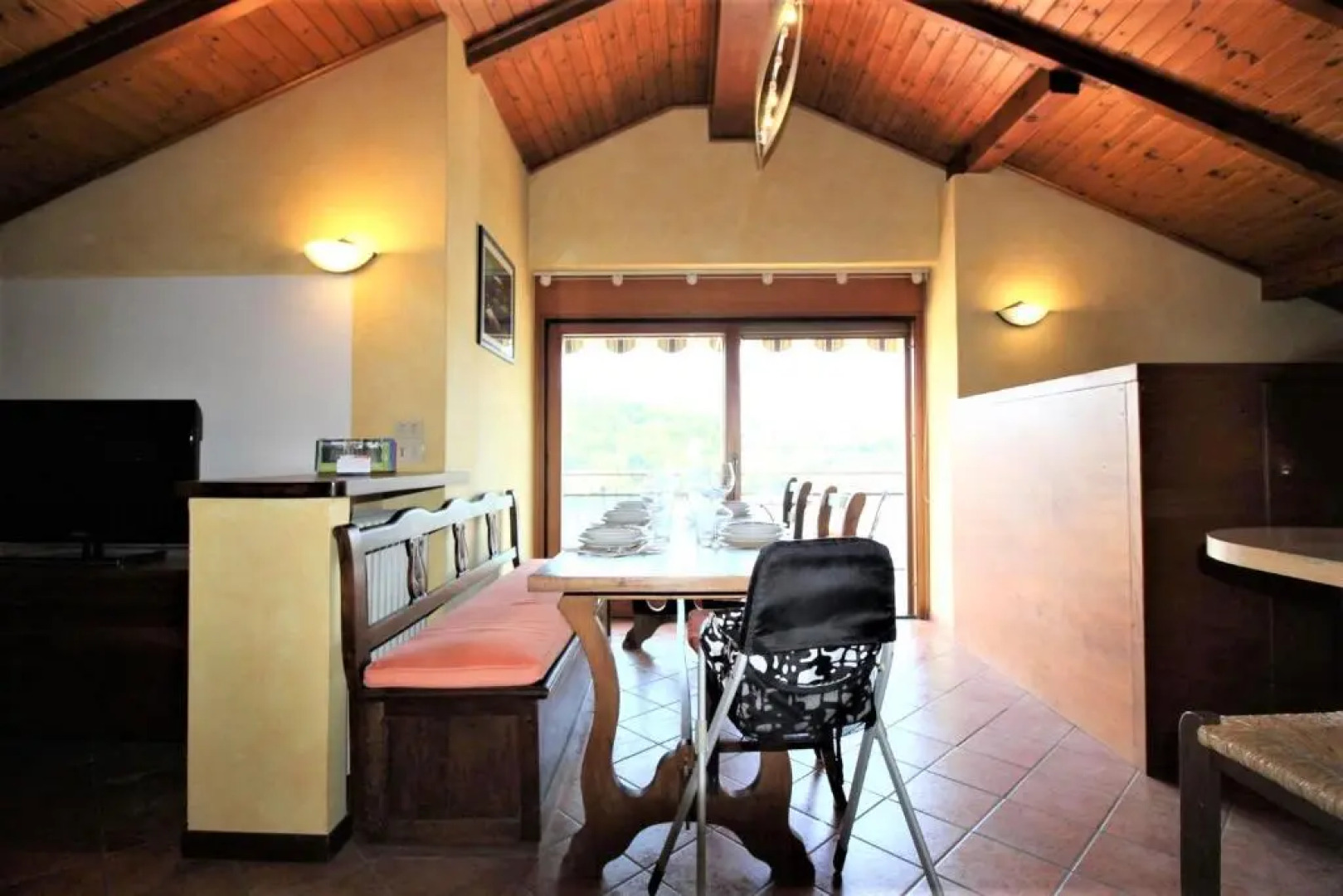 A Lovely Picture on the Lake