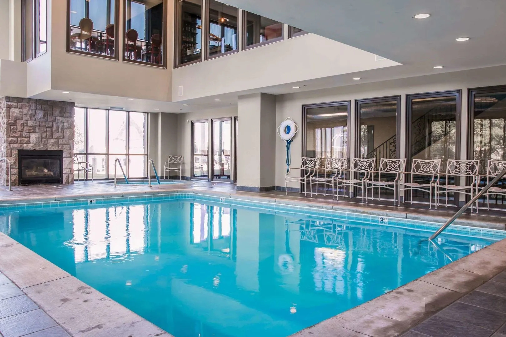 Shoreline Inn & Conference Center, an Ascend Collection Hotel