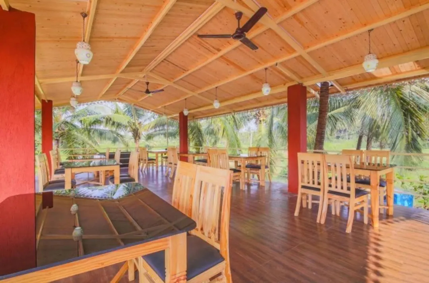 Casa Seaesta Beach Cottages and Suites