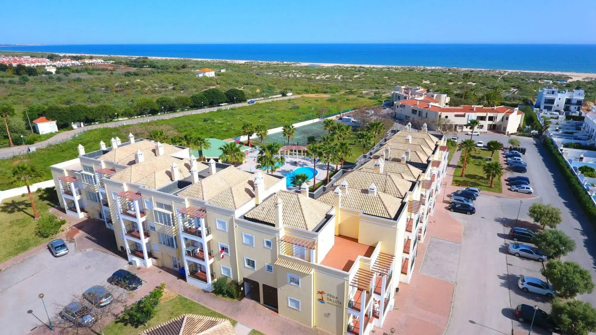 Praia da Lota Resort - Hotel & Apartments
