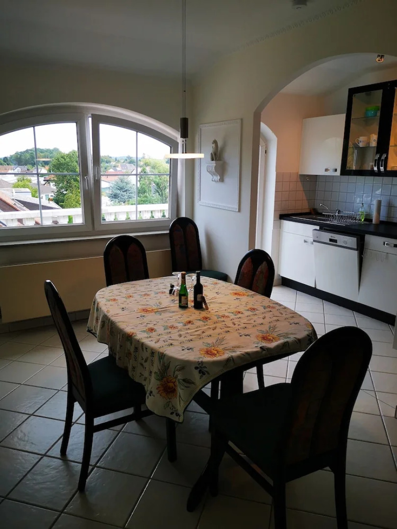 2 Schlafzimmer Nähe Uniklinik Homburg