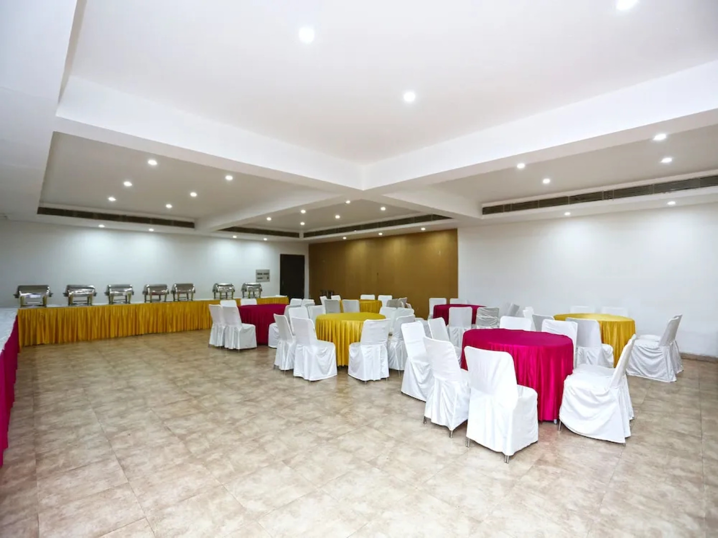 OYO 16565 Karnal Haveli