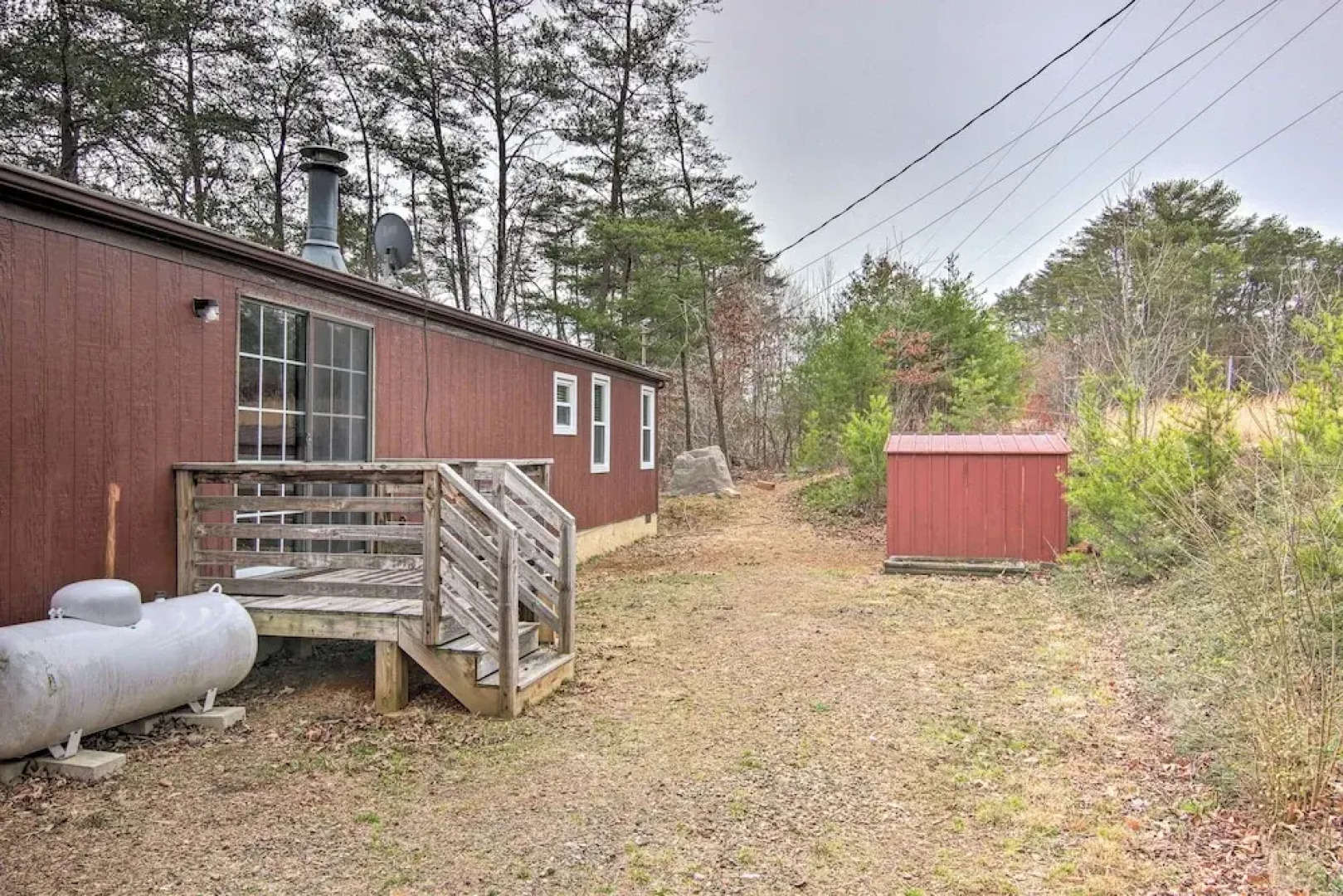 Cozy Asheville Cottage w/ Grill & Fire Pit!