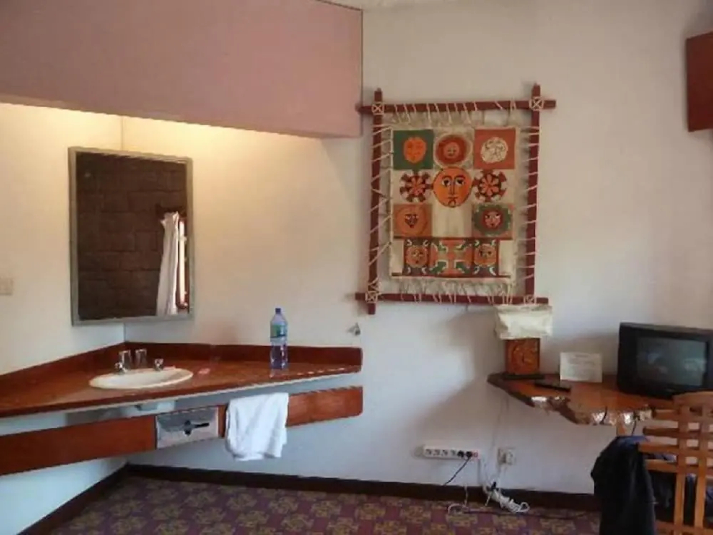 Roha Hotel