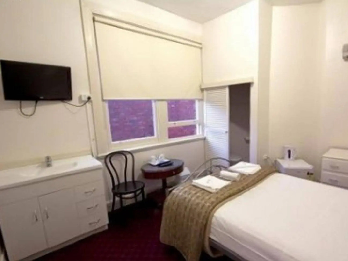 Tassie Backpackers @ The Brunswick Hotel