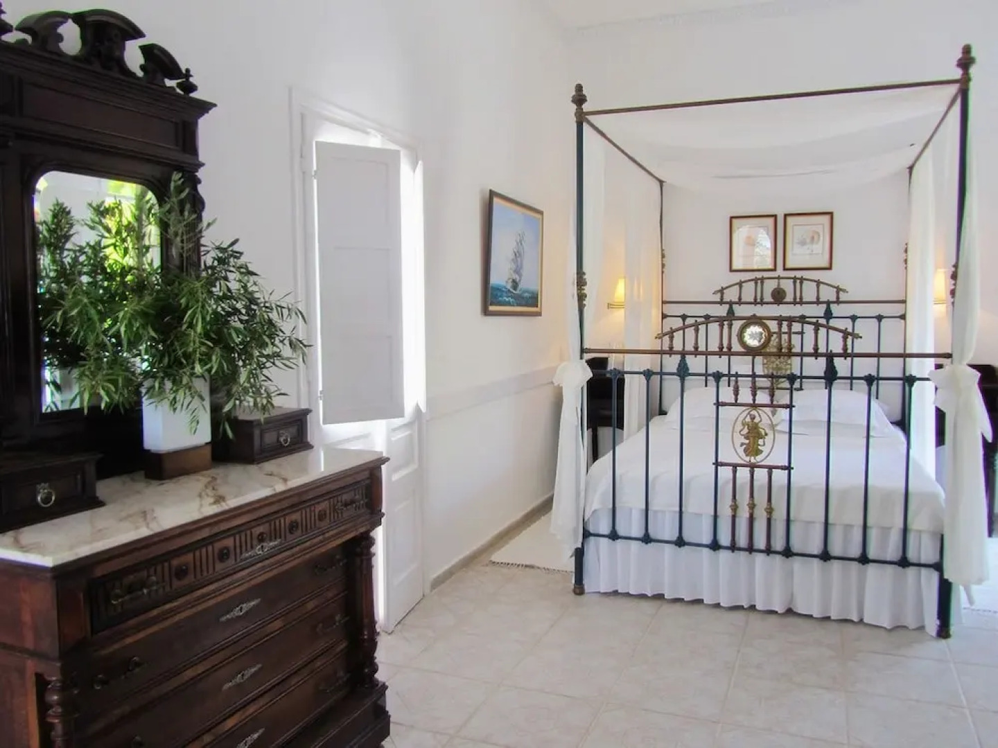 Porto Scoutari Romantic Hotel