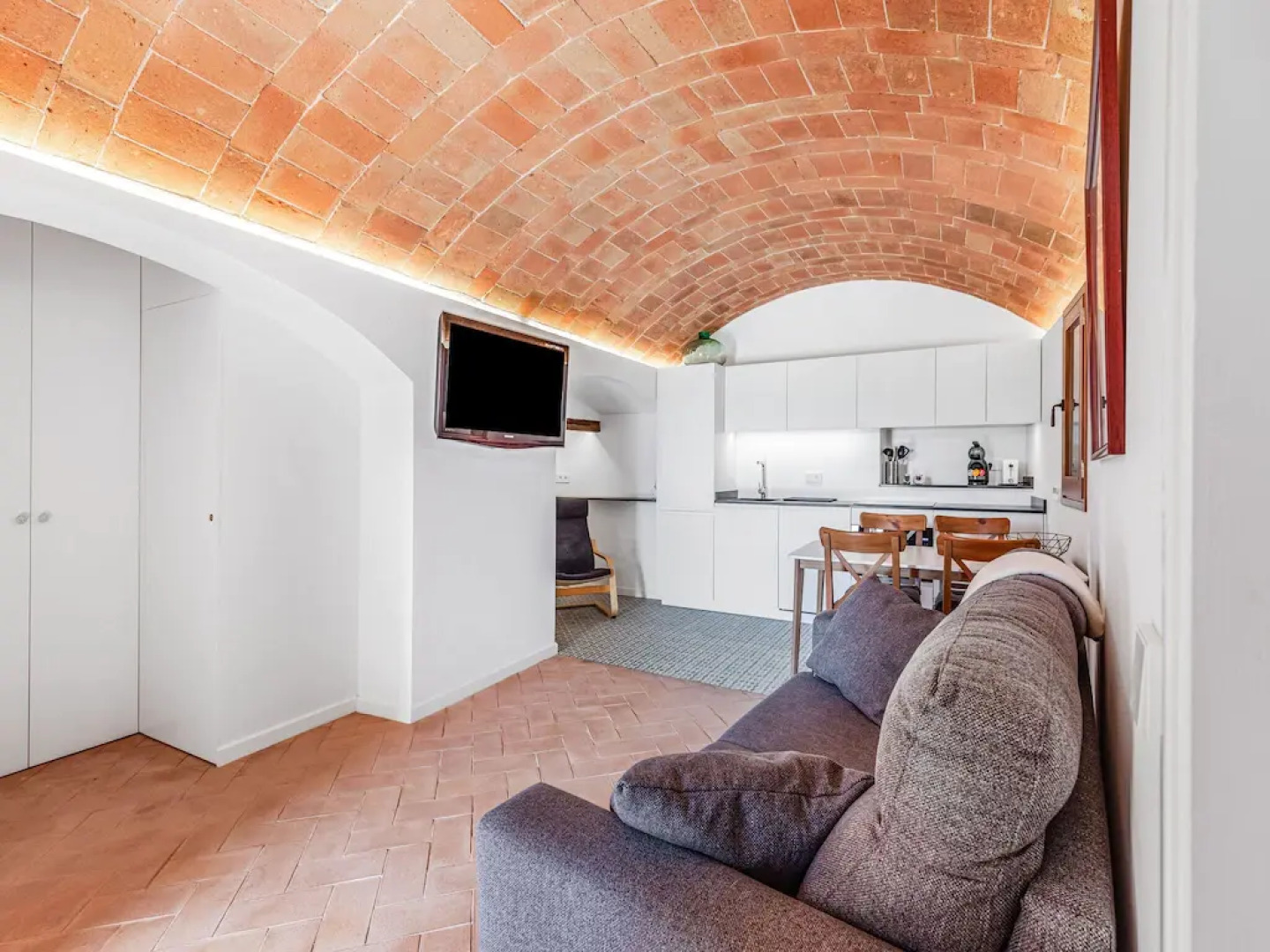 Charming Holiday Home in Vulpellac With Shared Pool