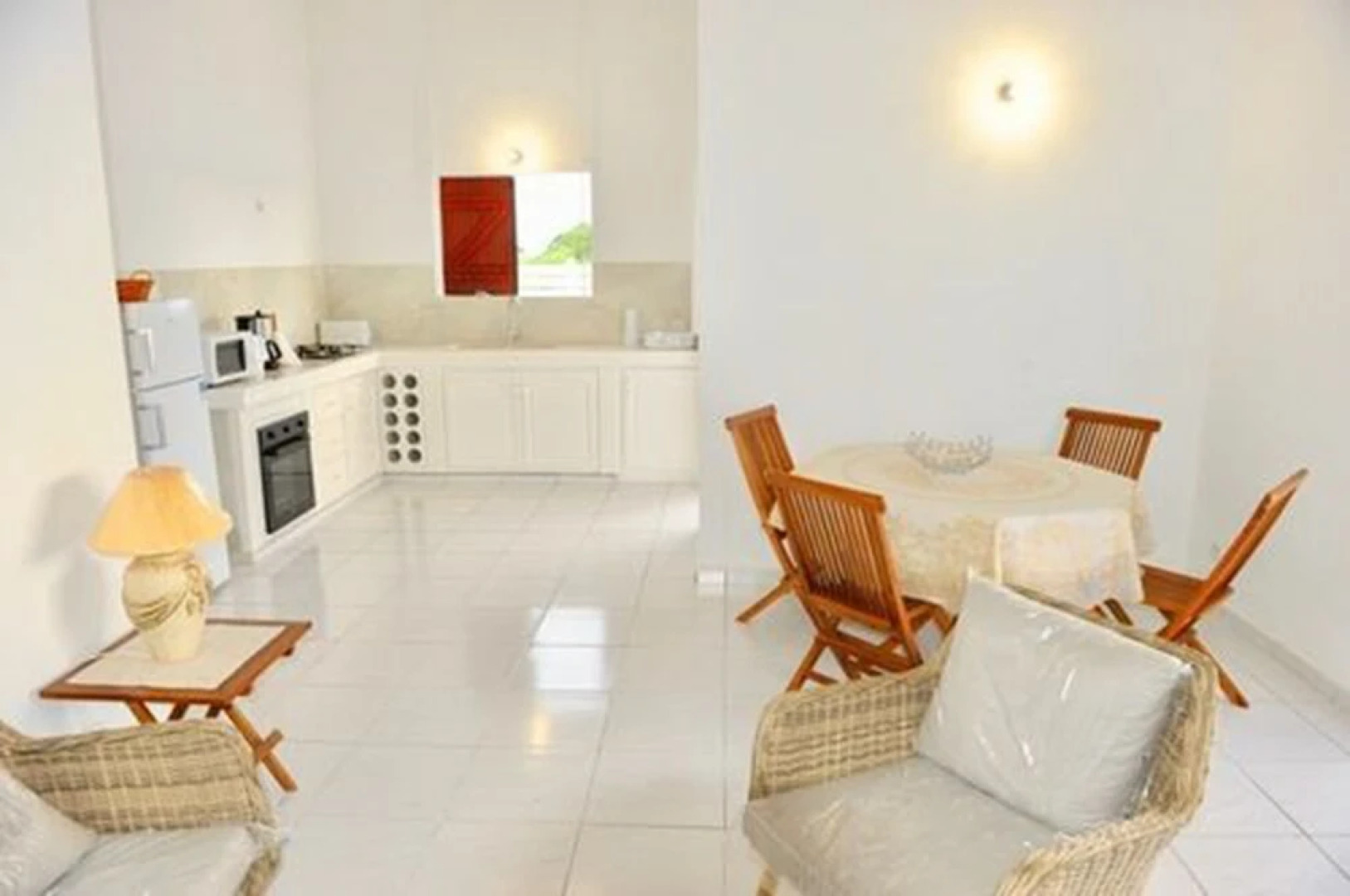 Villa Hibiscus cloturée-parking-plages