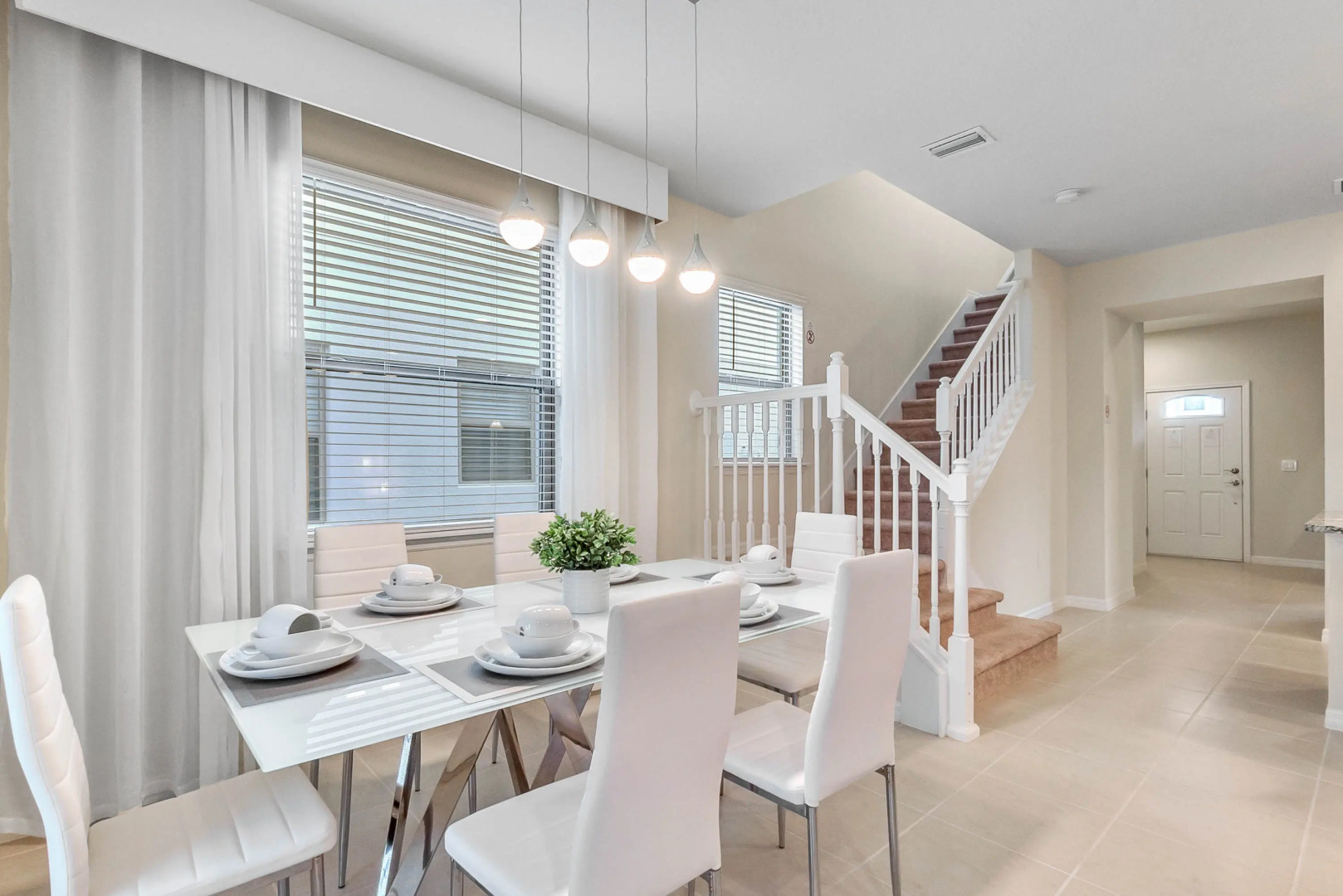 5 Bedrooms / 4.5 Bathrooms / Windsor at Westside (8917 SA), Kissimmee, US