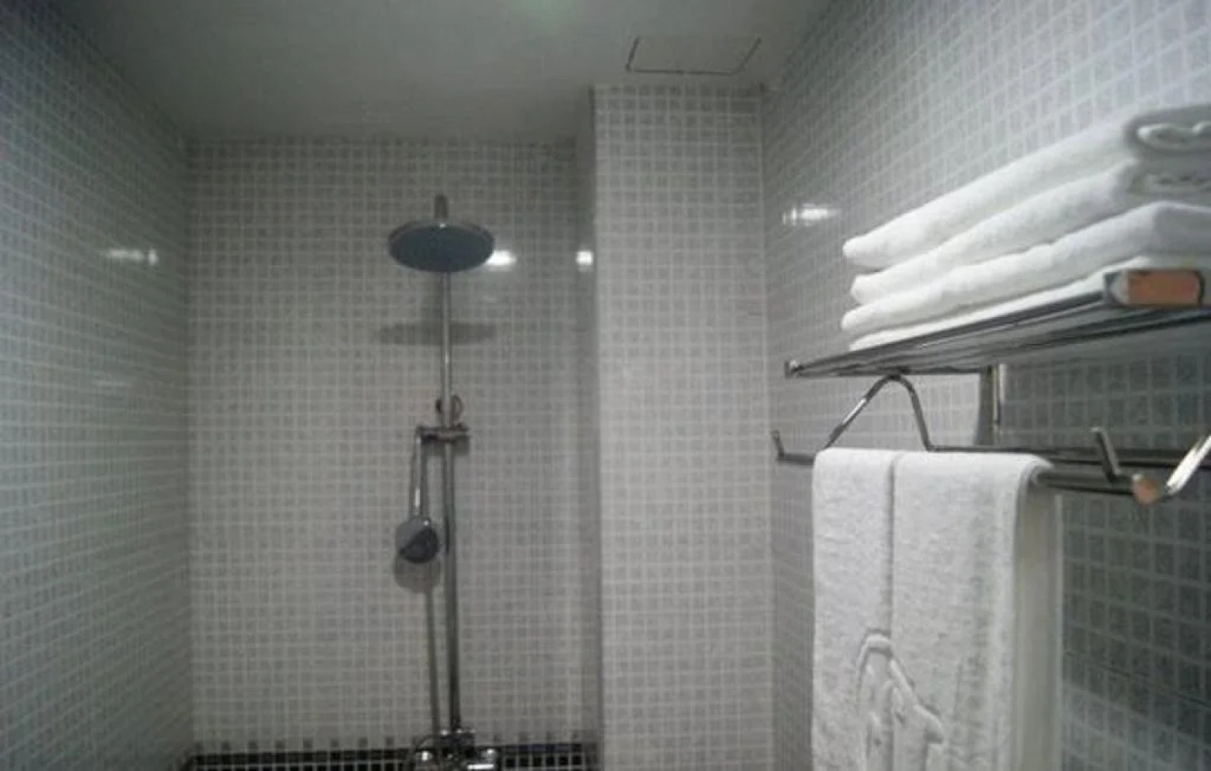 Libo Huatai Business Hotel