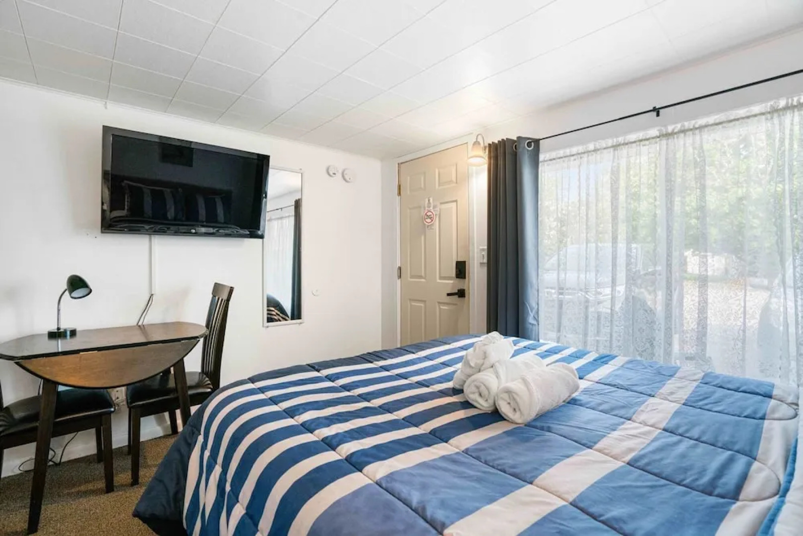 South Arm Retreats Standard Room 1