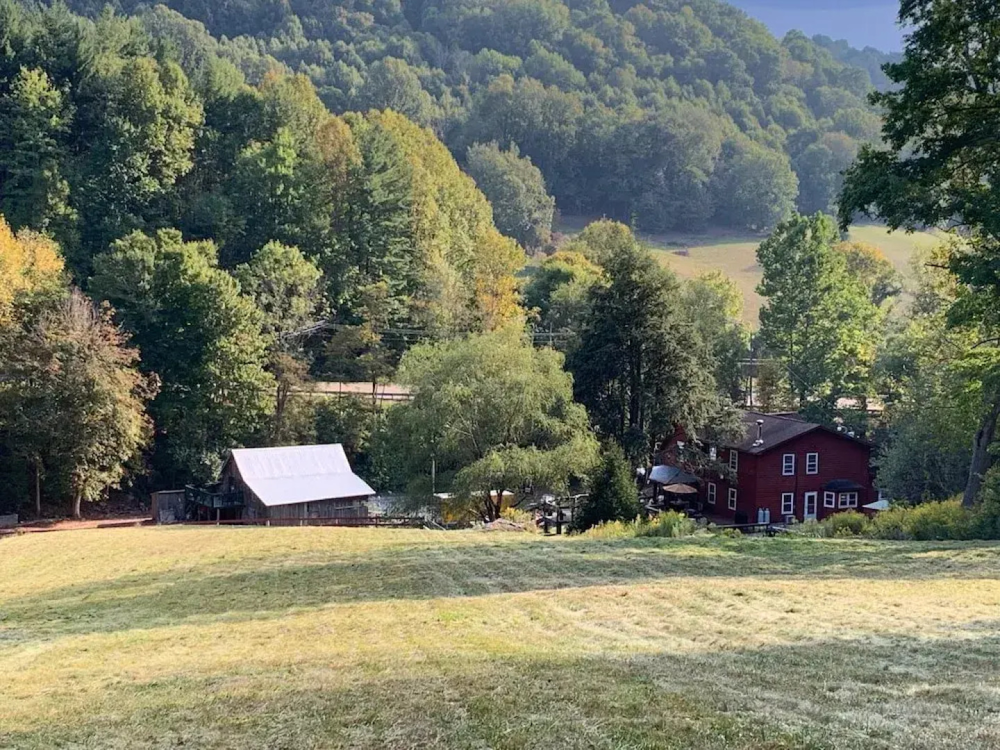 Mountain Harbour B&B and Hiker Hostel