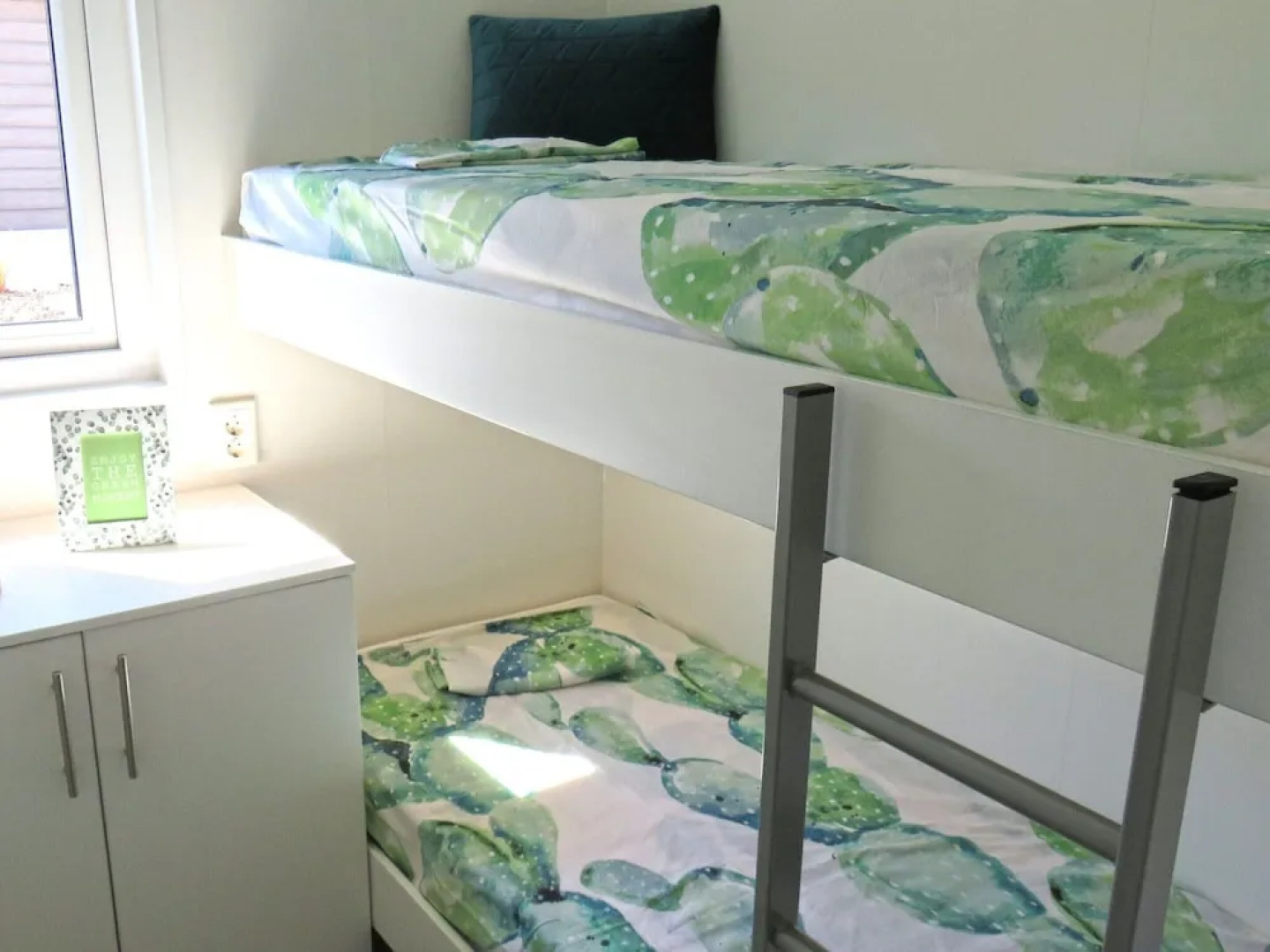 Comfy Chalet With Dishwasher