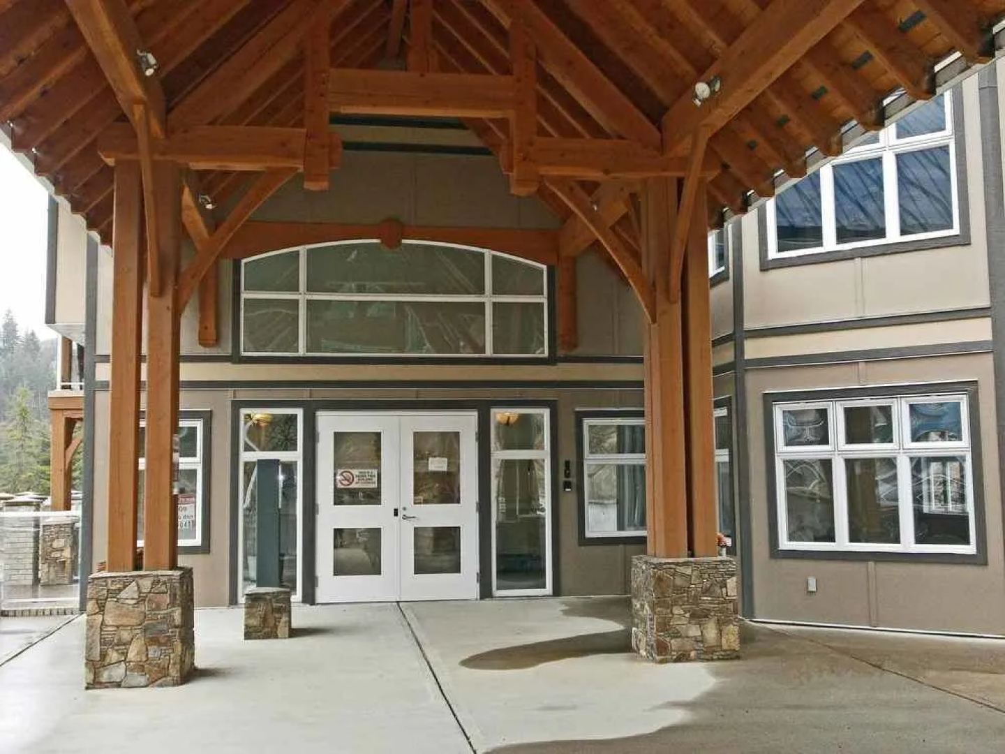 Kaslo Bay Condominium