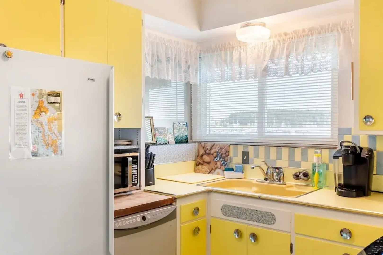 The Little Pink House by Avantstay Water Views