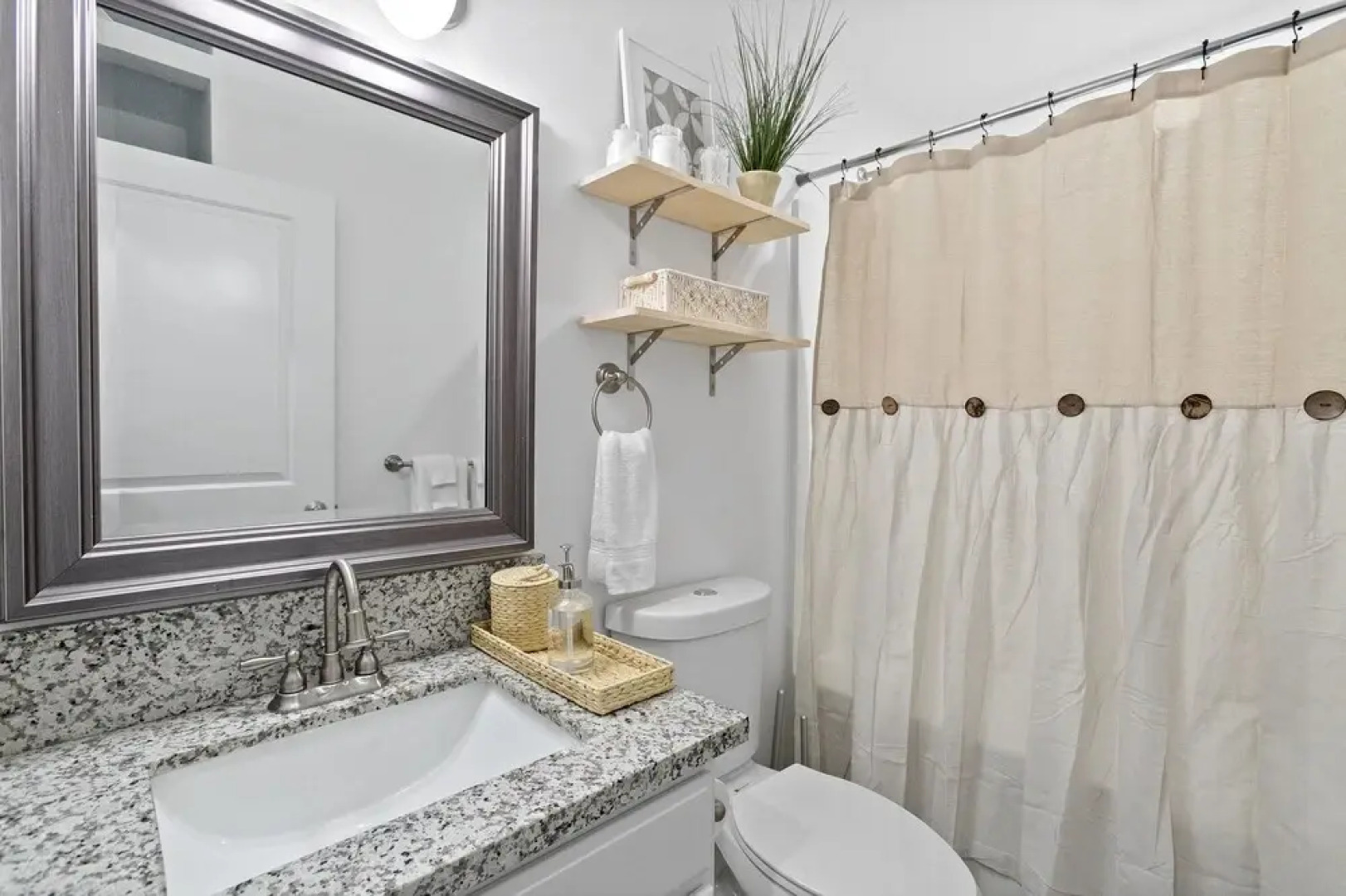 Beach Walk Cozy Cabin - Short walk to beach