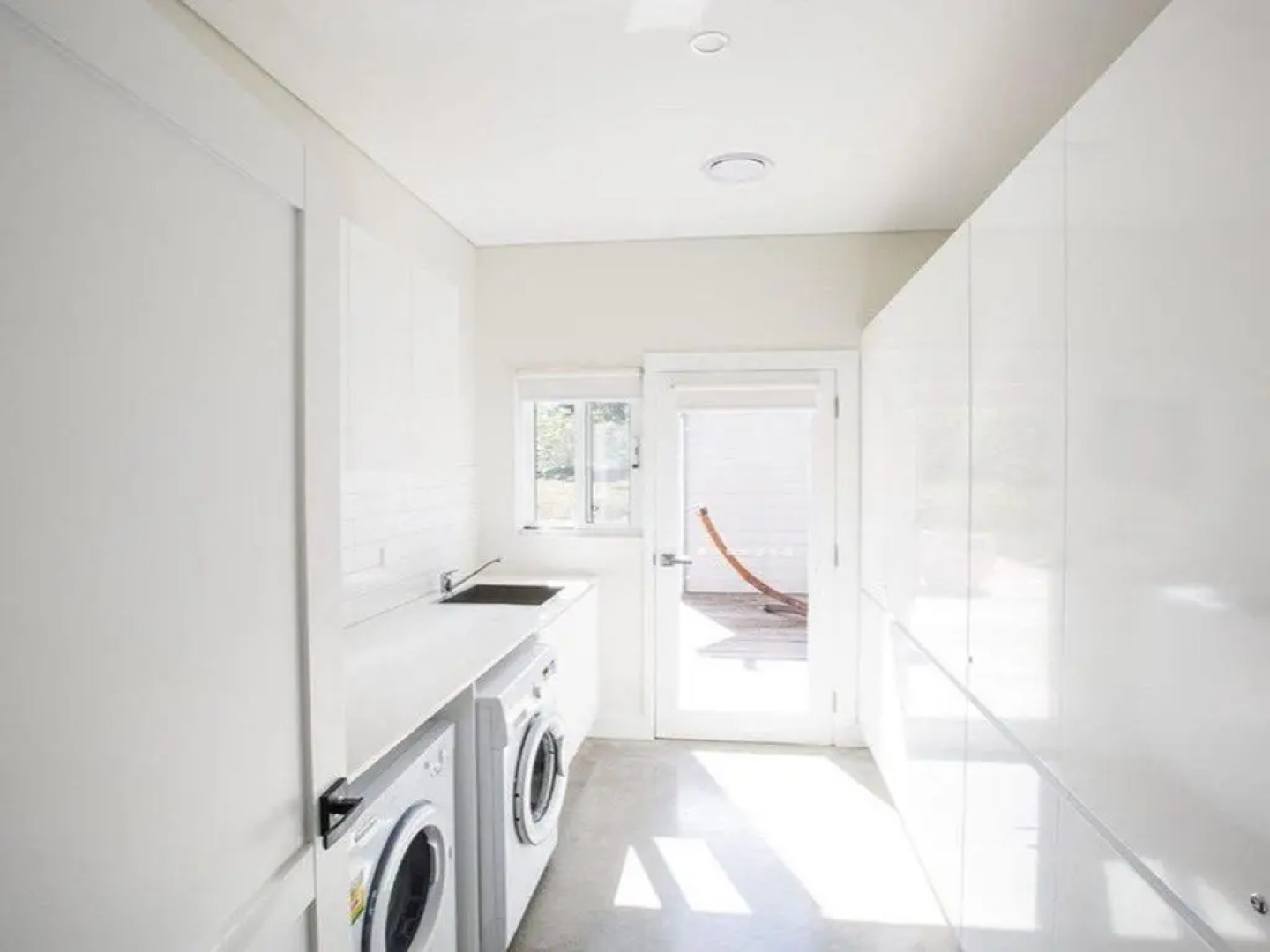 Amaroo - modern, luxurious and chic