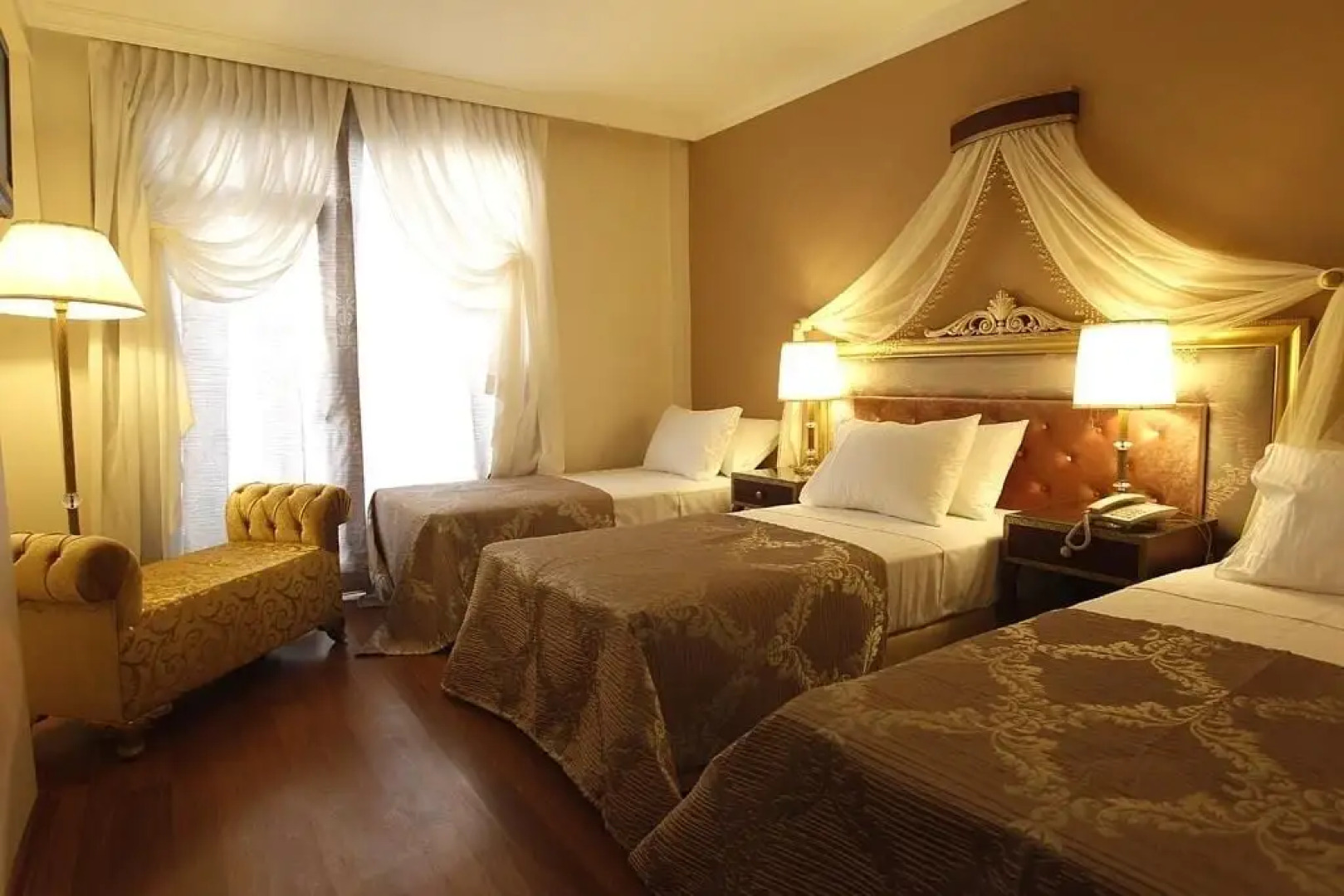 Saint John Hotel - Boutique Class