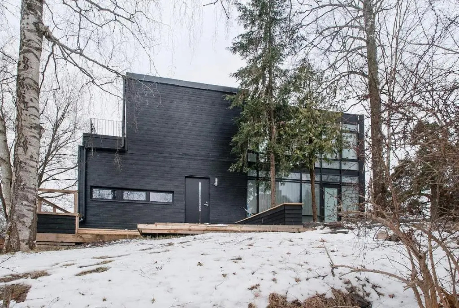 townhouse on Arlanda Stockholm metro line - easy checkin