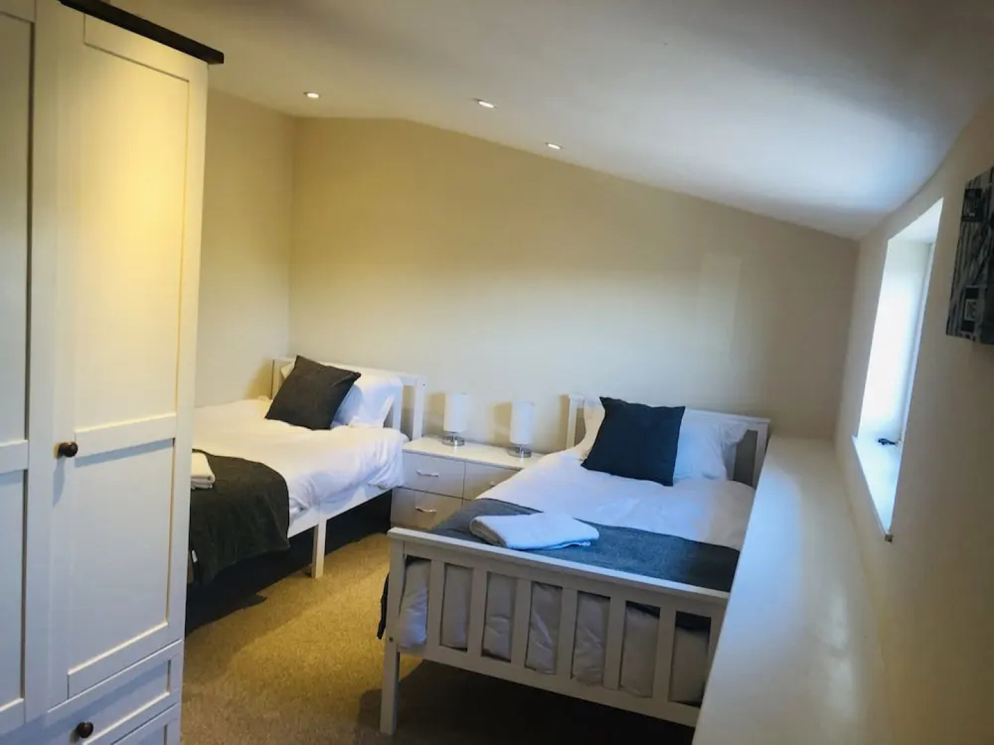 Stunning new 4 bed Cottage Heart of Pembrokeshire