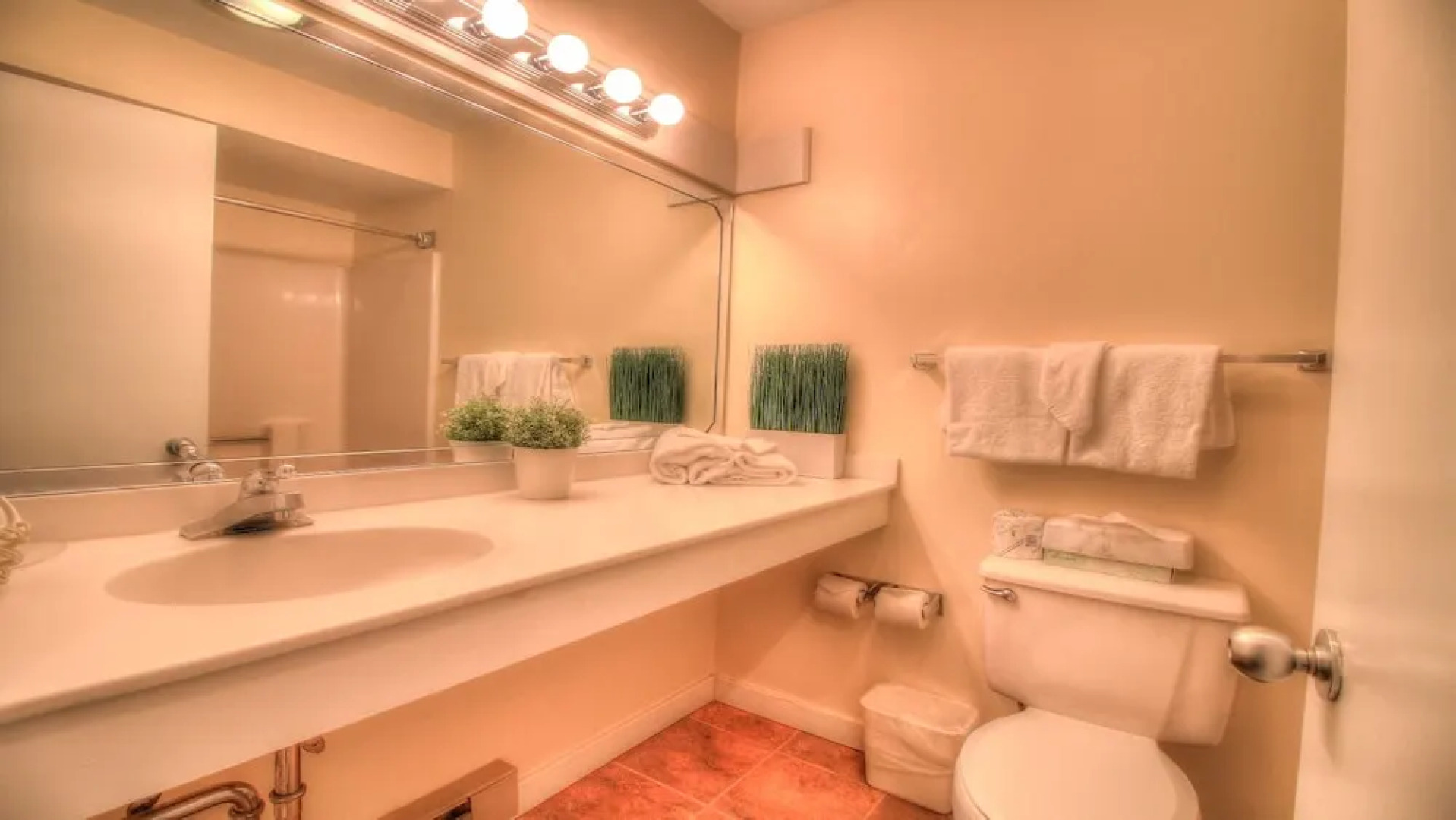 Killington Center Suite:  Perfect for families!  Sleeps 10 in 3BR/2BA renovated condo