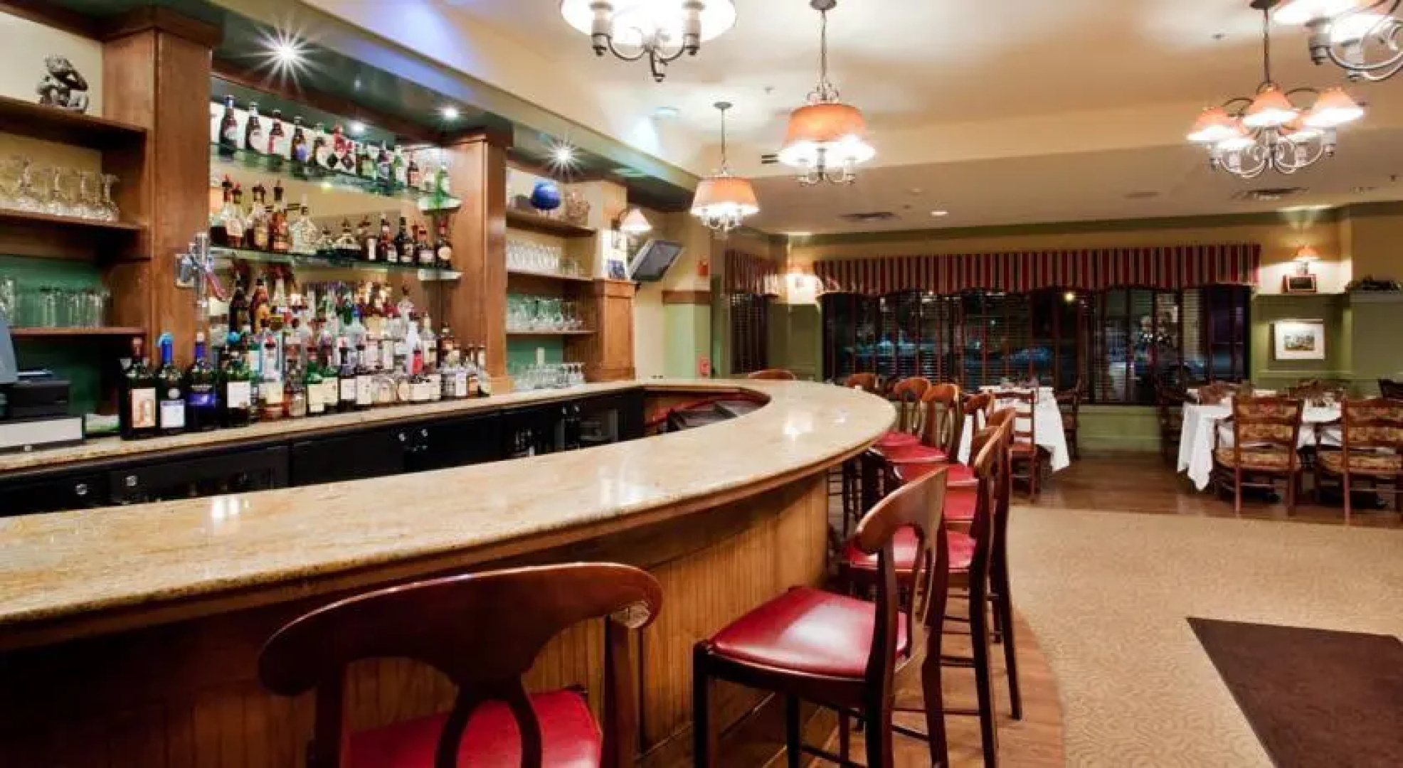 Holiday Inn Hotel & Suites Newport News