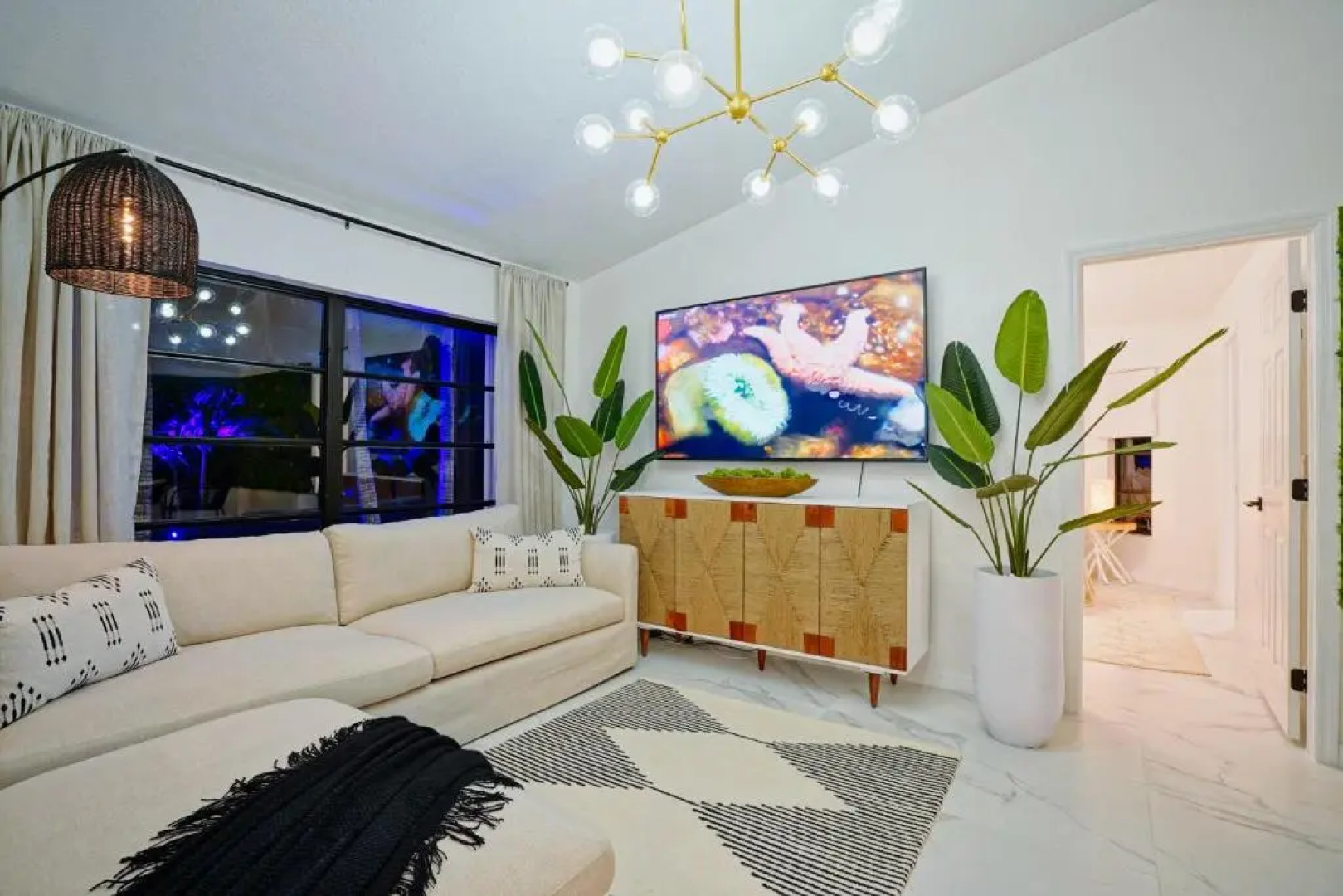 Glamorous 3-Bedroom Villa with Heated Pool Sarasota Area