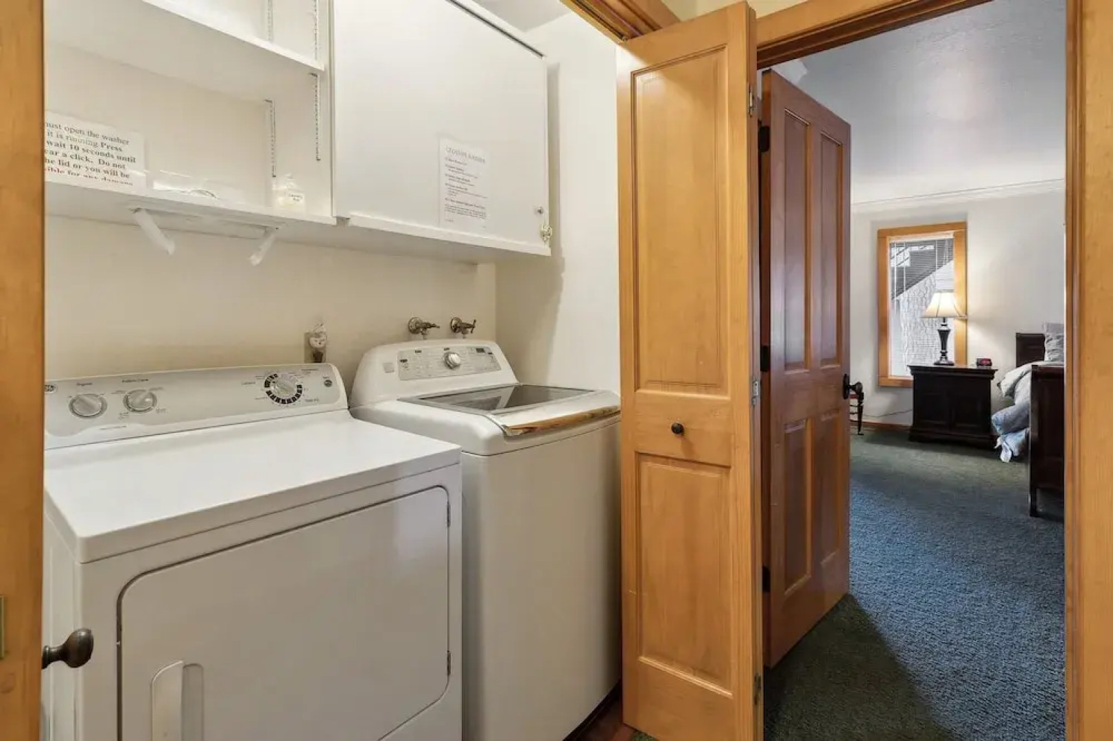 Dos Pinos - Spacious Lakefront Cabin w/ Game Room by Yosemite Region Resorts