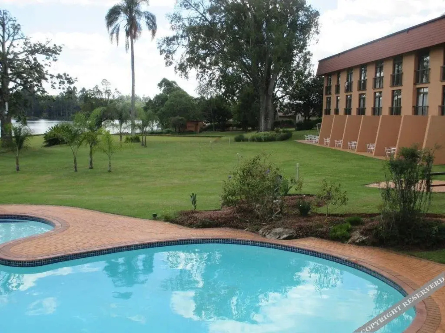 African Sky Hotels - Pine Lake Inn