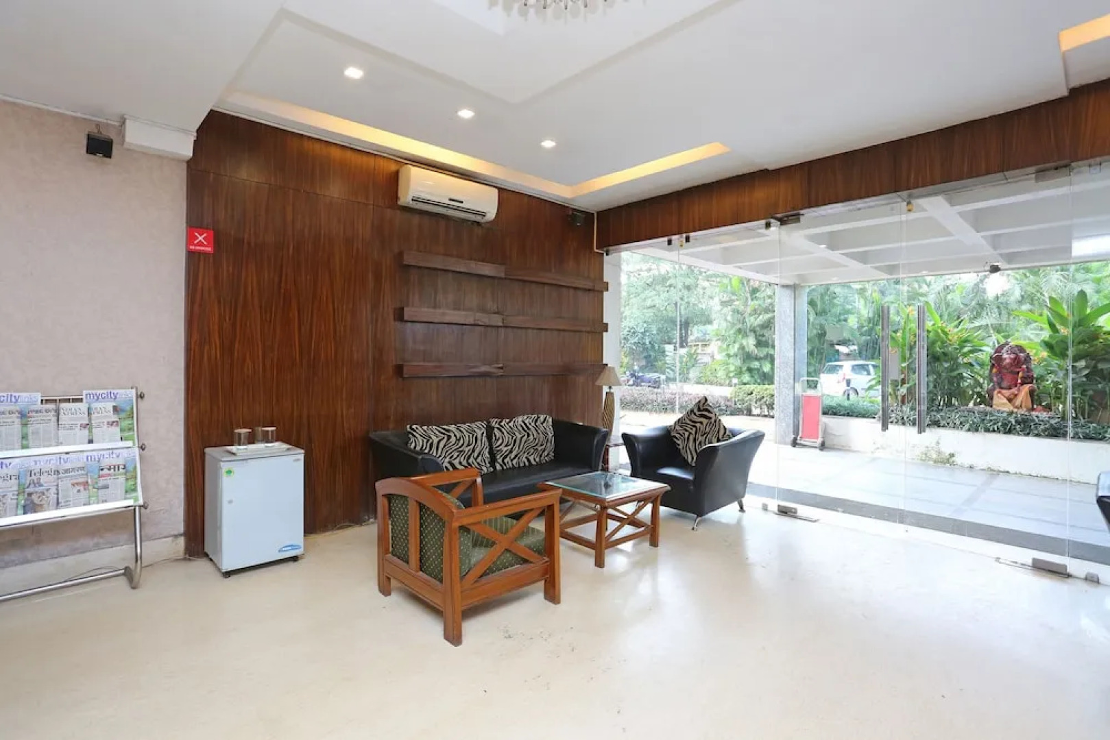 OYO Flagship 172 Forum Mall