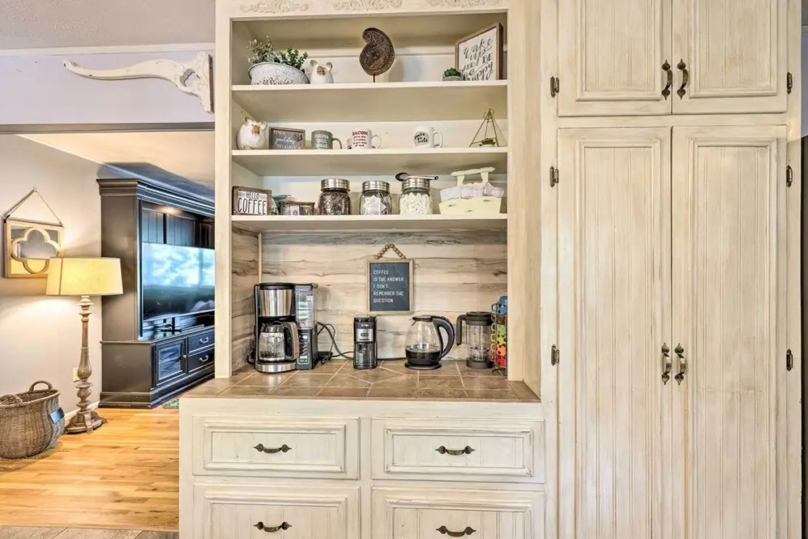 Prescott Home w/ Fireplace ~ 2 Mi to Downtown!