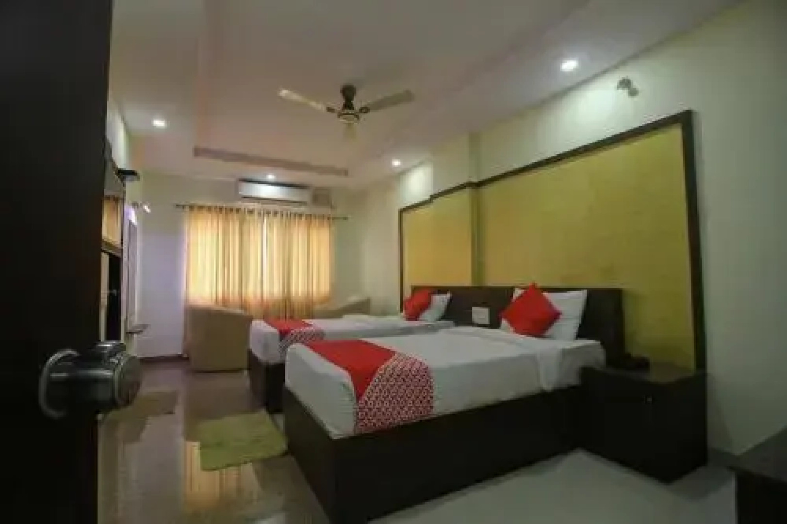 Shree Sapthakoti Residency Parraadise Lodge By OYO Rooms