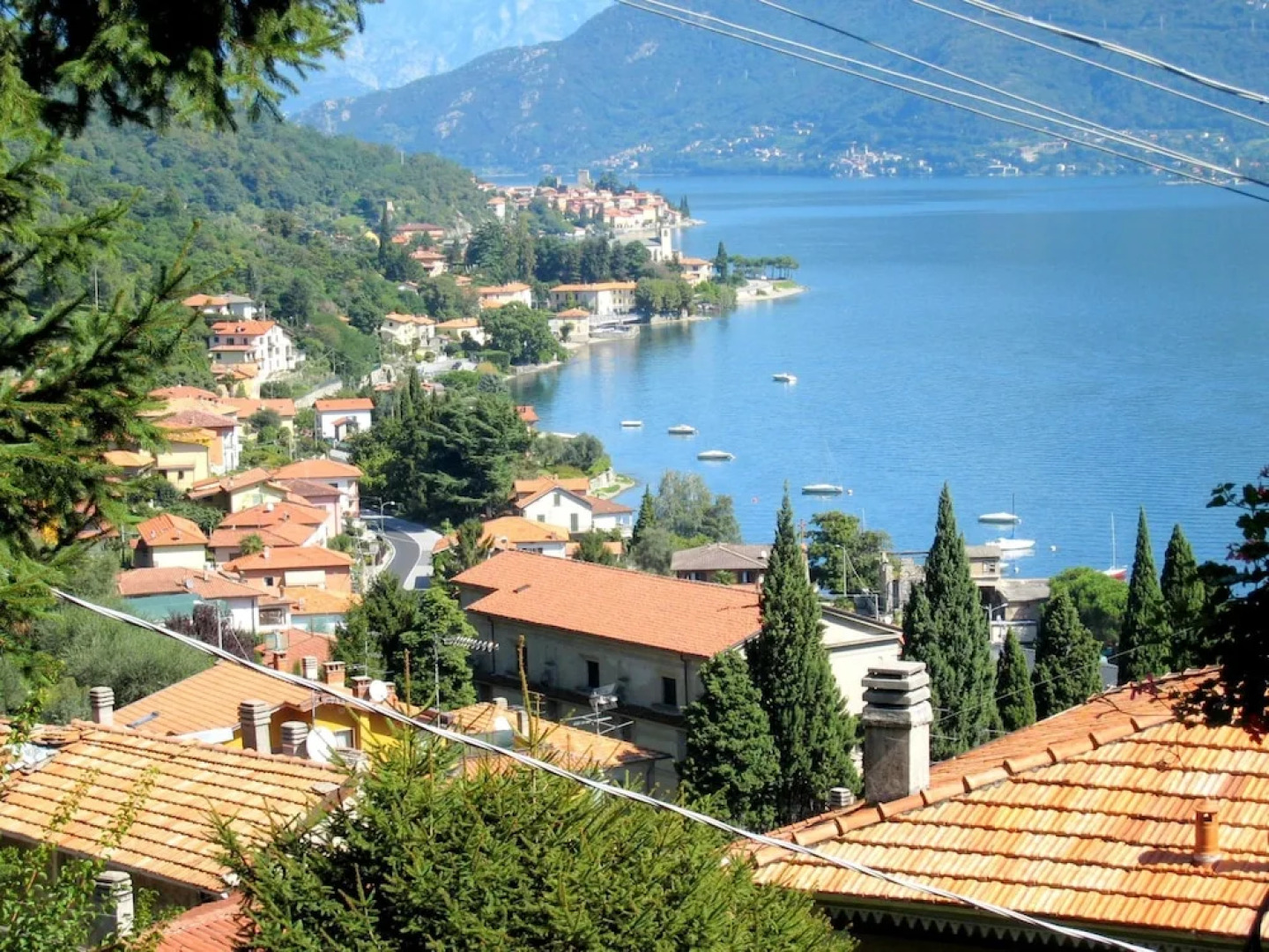 Apartment With Large Terrace and a Magnificent Lake View