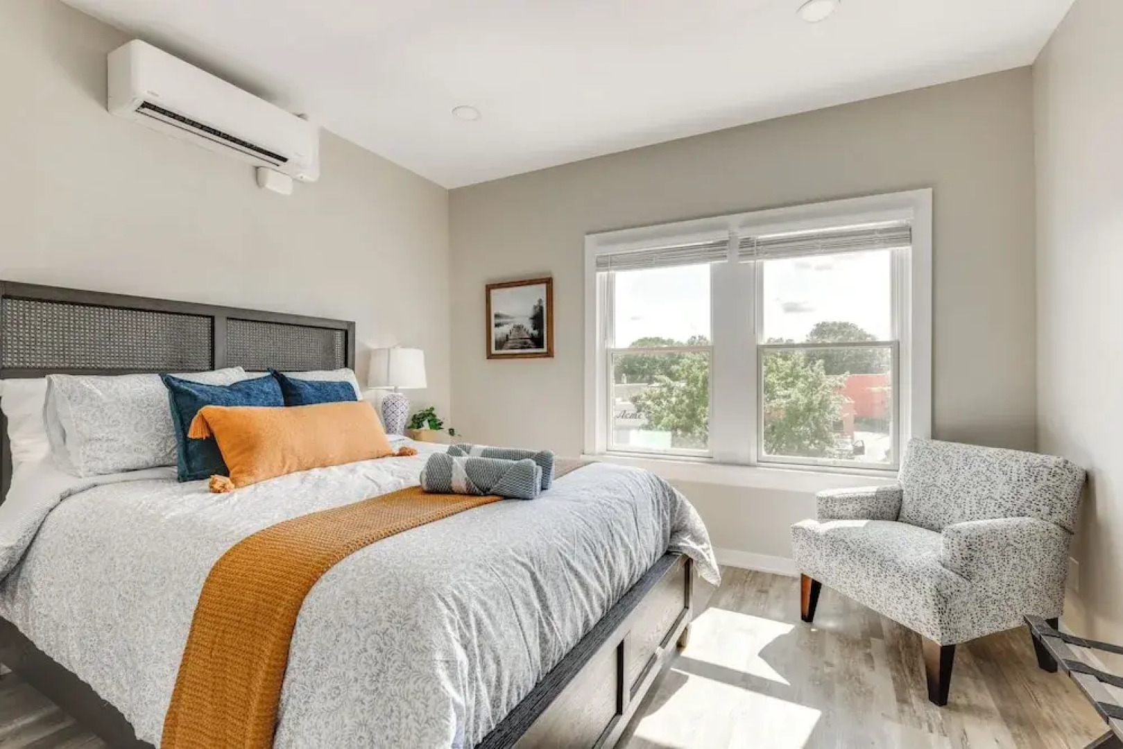 Chic Apt in the Heart of Downtown Canandaigua