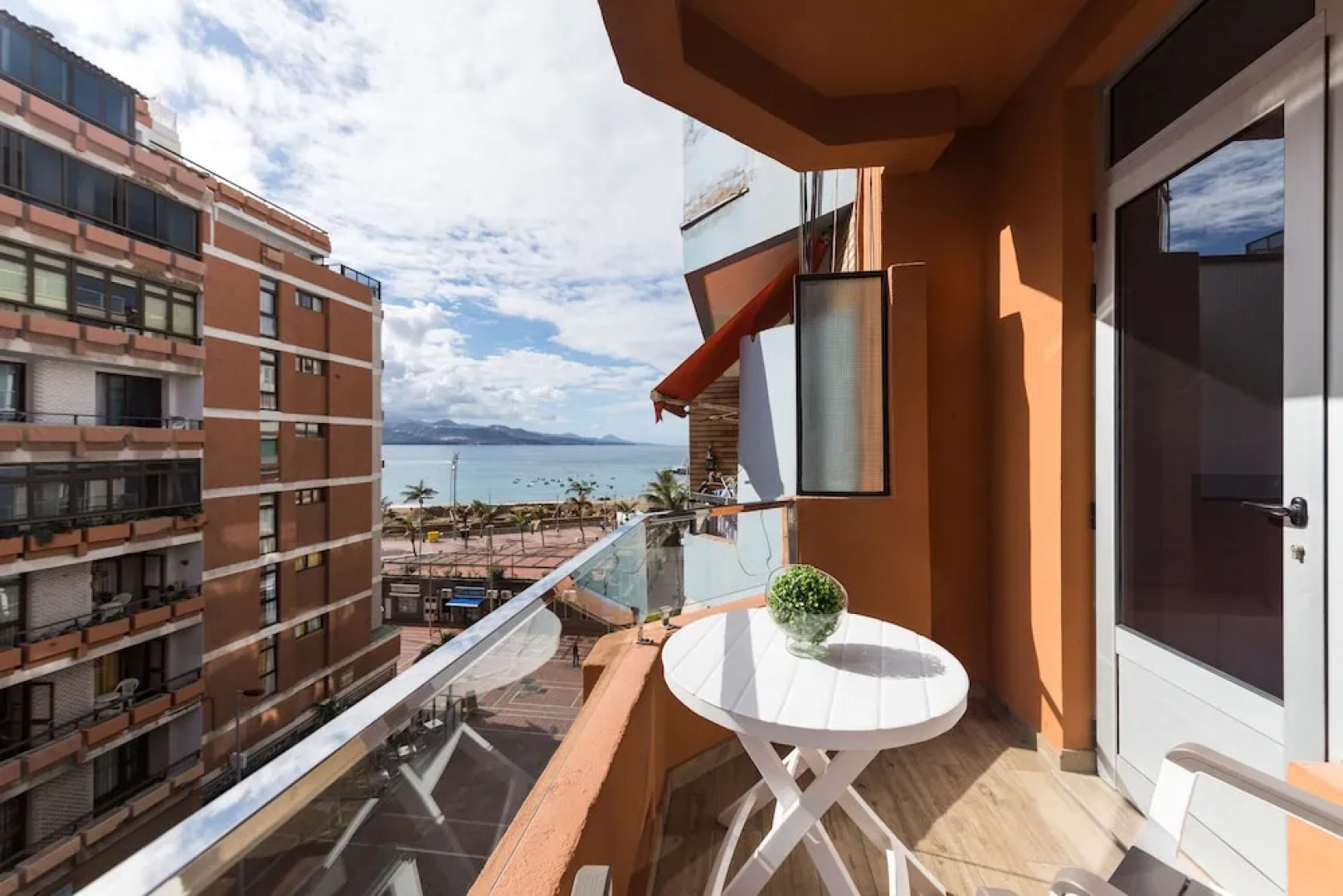 Seafront Apartment Las Canteras Beach